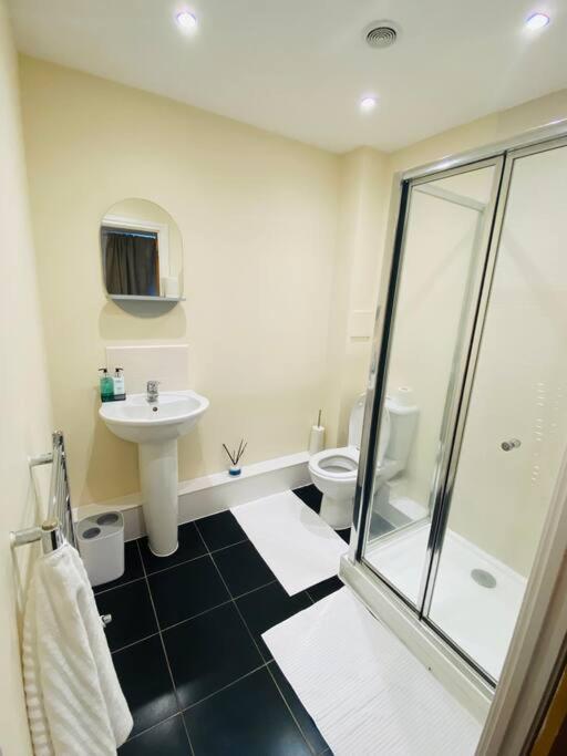 Beautiful And Modern 2 Bedroom Flat In Colindale Edgware Ngoại thất bức ảnh